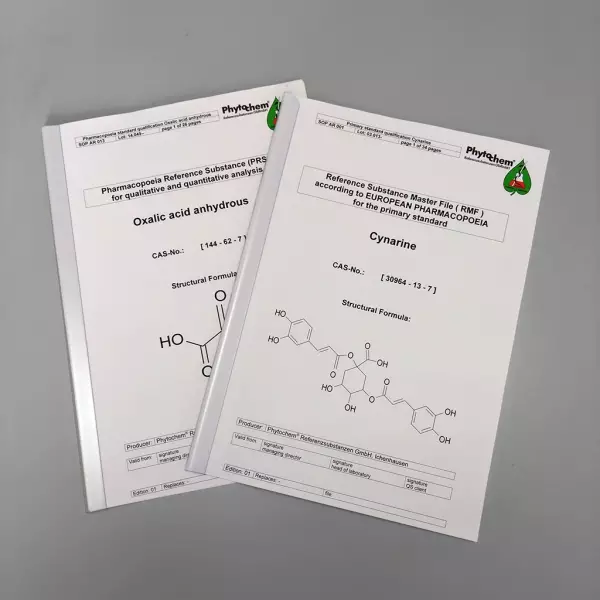 Zwei Ordner mit Beispiel-Referenzsubstanzen
